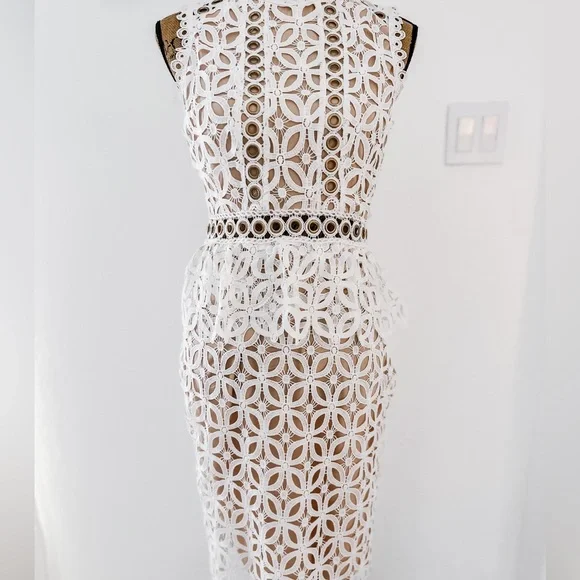 Midi lace boutique dress - Picture 2 of 5